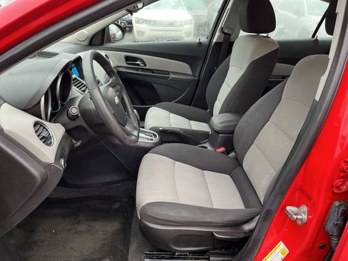 Used 2014 Chevrolet Cruze LS image 15