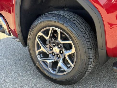 New 2026 GMC Sierra 1500 SLT image 13