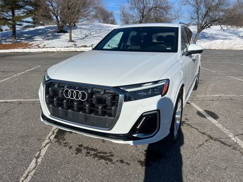 Used 2025 Audi Q7 3.0T Premium Plus image 4