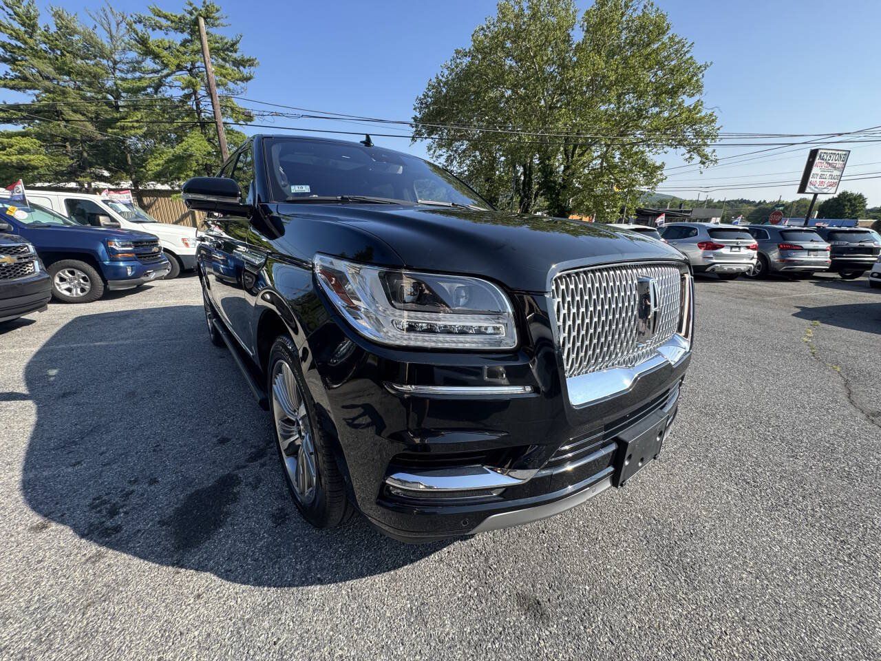 Used 2018 Lincoln Navigator Reserve w/ Technology Package AWD/4WD image 12