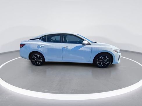 Used 2025 Nissan Sentra SV image 9