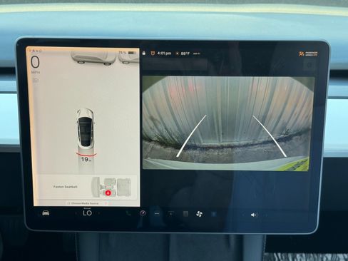 Used 2021 Tesla Model 3 Standard Range Plus image 33