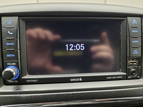 Used 2019 Dodge Grand Caravan SXT image 25