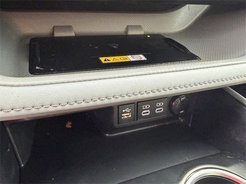 Certified 2023 Toyota Highlander XLE image 21