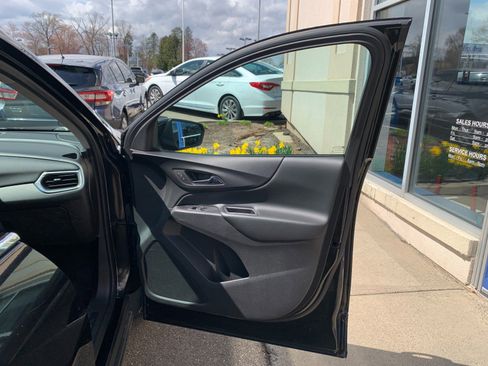 Used 2018 Chevrolet Equinox LT image 33