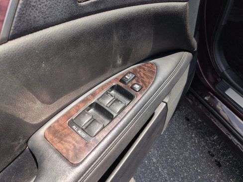 Used 2011 Toyota Avalon Limited FWD image 12