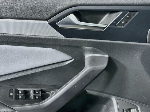 Used 2025 Volkswagen Jetta SE FWD image 15