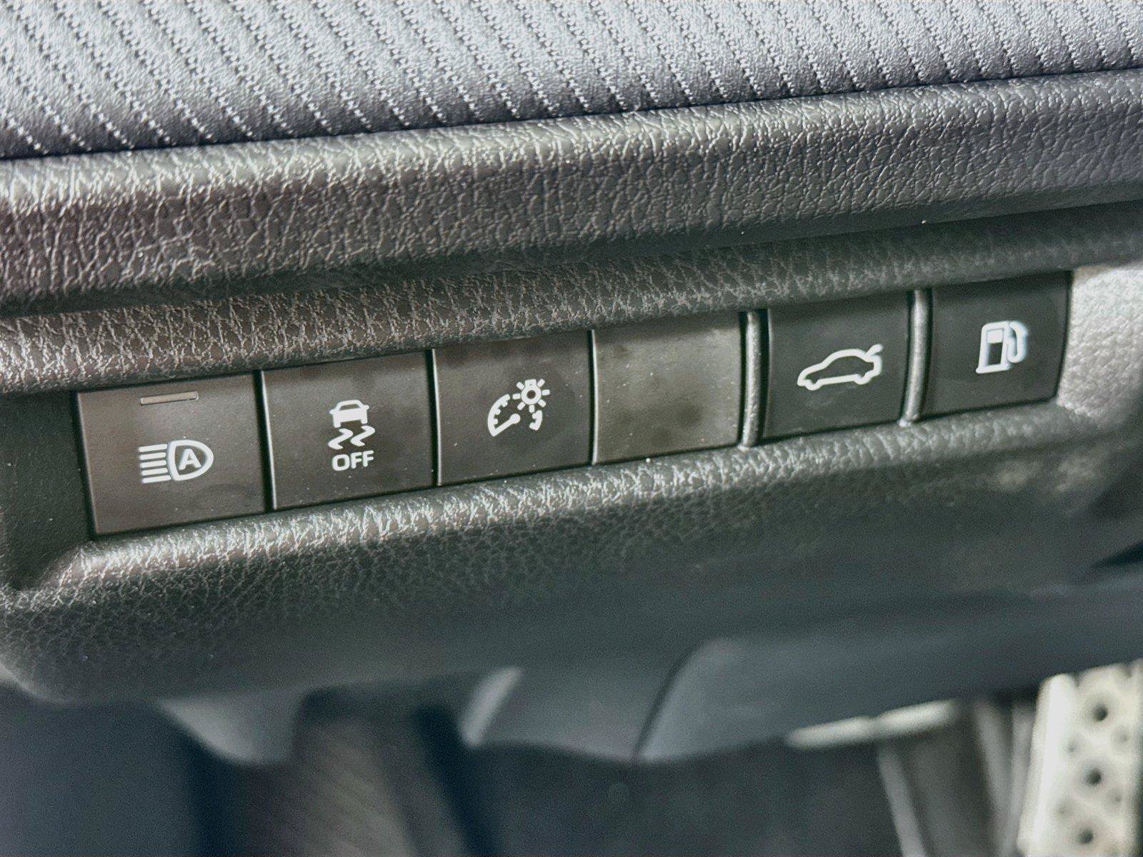Used 2026 Toyota Camry SE FWD image 17