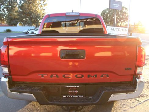 Used 2019 Toyota Tacoma SR5 image 13