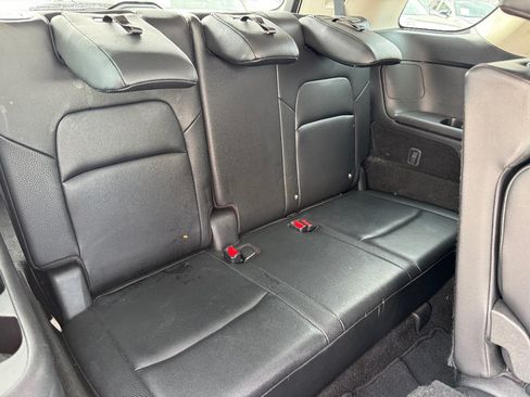 Used 2023 Nissan Pathfinder SL w/ Black Appearance Package FWD image 18