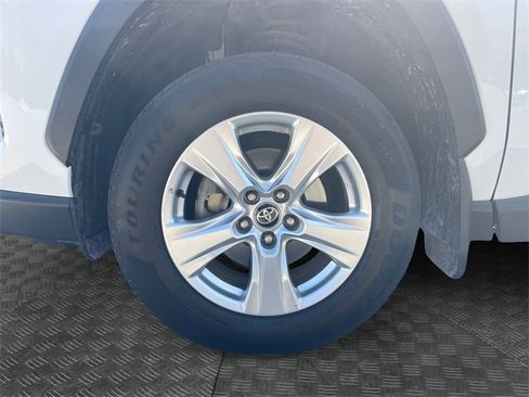 Used 2021 Toyota RAV4 XLE image 14