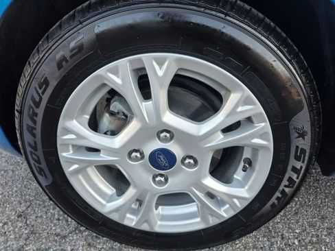 Used 2016 Ford Fiesta SE image 9
