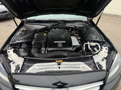 Used 2016 Mercedes-Benz C 300 4MATIC Sedan image 24