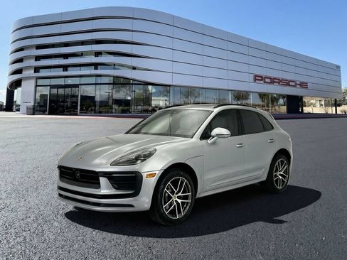 Used 2026 Porsche Macan AWD/4WD image 1