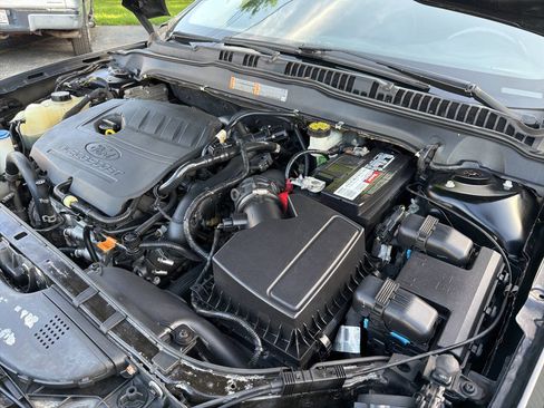 Used 2017 Ford Fusion SE w/ Equipment Group 201A FWD image 38