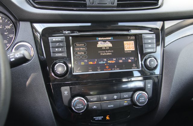 Used 2020 Nissan Rogue Sport SV AWD/4WD image 25