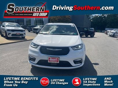 New 2026 Chrysler Pacifica Select
