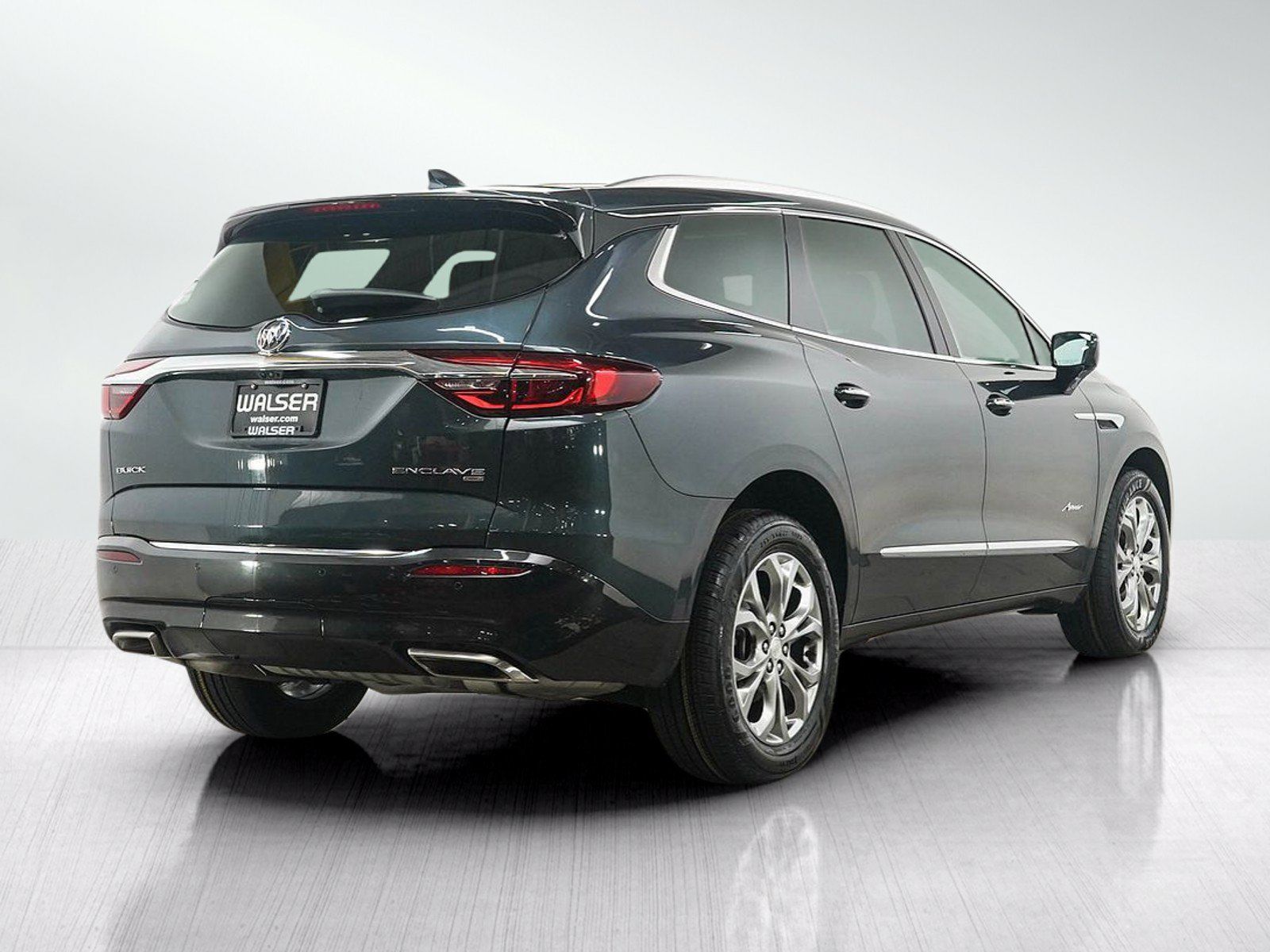 Used 2018 Buick Enclave Avenir w/ Avenir Technology Package AWD/4WD image 5