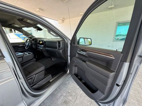Used 2023 Chevrolet Silverado 1500 LT AWD/4WD image 15
