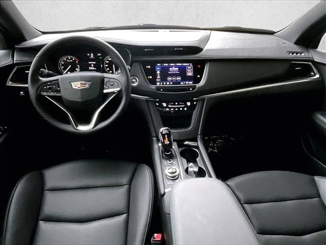 Certified 2025 Cadillac XT6 Luxury FWD image 16