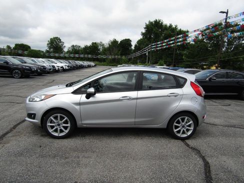 Used 2019 Ford Fiesta SE w/ Equipment Group 201A FWD image 4