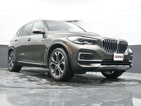 Used 2023 BMW X5 xDrive40i w/ Premium Package image 41