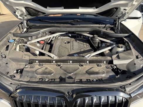 Used 2022 BMW X7 xDrive40i w/ M Sport Package image 33