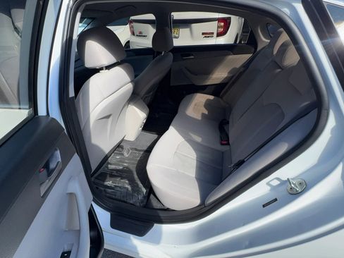 Used 2018 Hyundai Sonata SE image 15