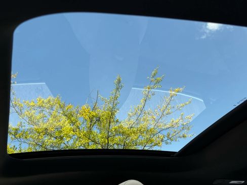 Used 2025 Mercedes-Benz CLA 250 4MATIC image 31