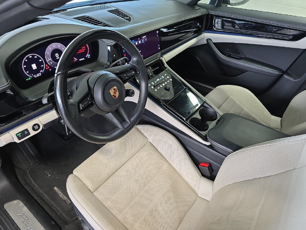 Certified 2025 Porsche Panamera 4 AWD/4WD image 4