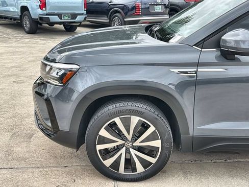 Used 2022 Volkswagen Taos SE AWD/4WD image 32