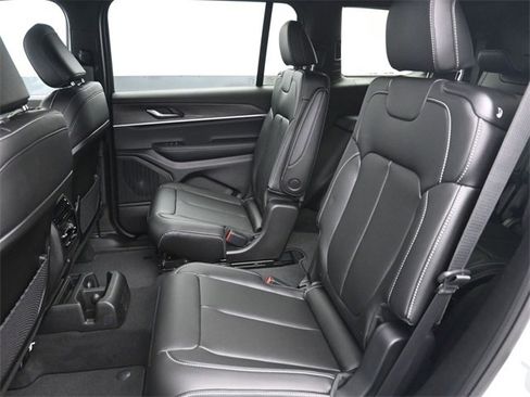 New 2025 Jeep Grand Cherokee L Limited image 27