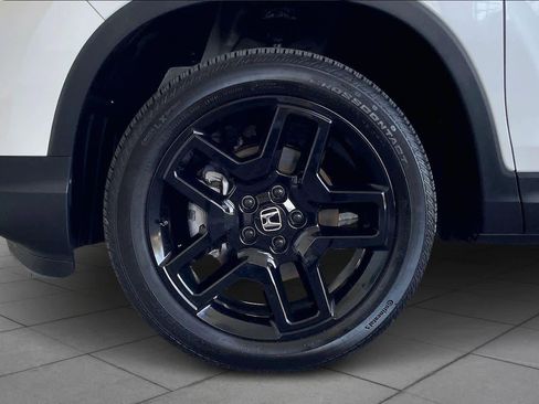 Used 2025 Honda Passport Black Edition image 11