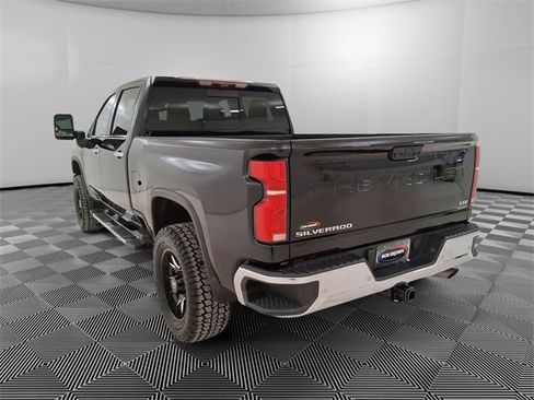 Used 2024 Chevrolet Silverado 2500 LTZ w/ LTZ Premium Package image 5