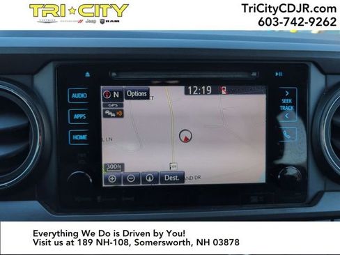 Used 2018 Toyota Tacoma TRD Off-Road w/ Technology Package image 24