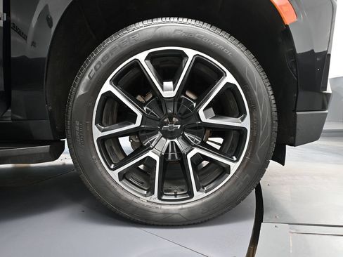 Used 2023 Chevrolet Suburban RST AWD/4WD image 12