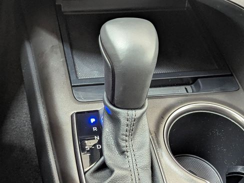 Used 2023 Toyota Camry SE image 16