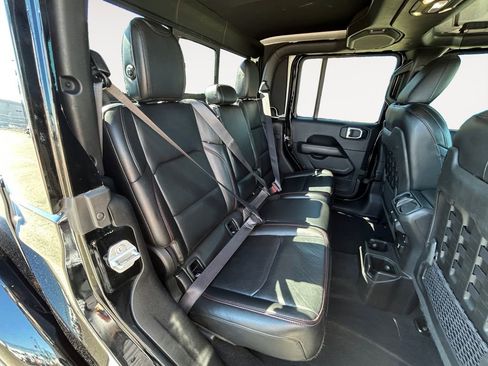 Used 2020 Jeep Gladiator Rubicon image 11