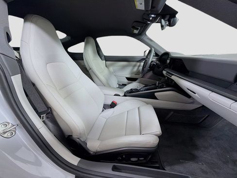 Used 2024 Porsche 911 Carrera 4 AWD/4WD image 30