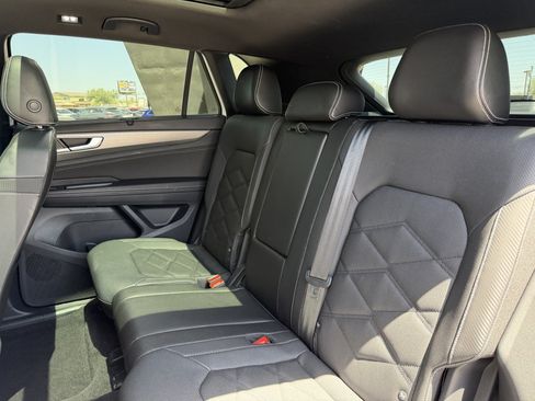 Used 2024 Volkswagen Atlas Cross Sport SE w/ Panoramic Sunroof Package AWD/4WD image 37