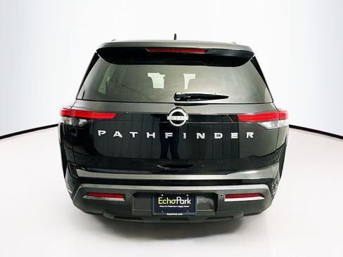 Used 2025 Nissan Pathfinder SV image 7