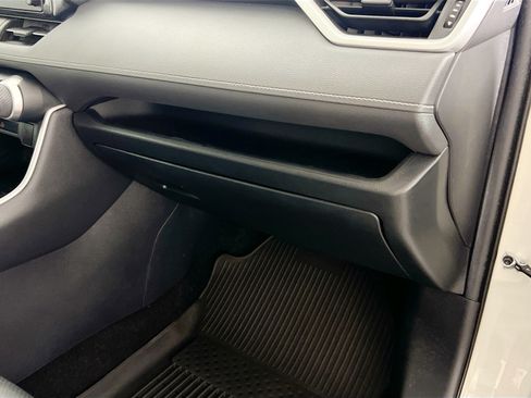 Used 2019 Toyota RAV4 XLE FWD image 35