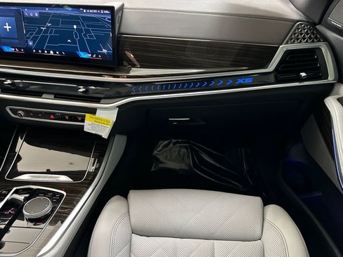 Used 2024 BMW X5 sDrive40i w/ Premium Package image 29