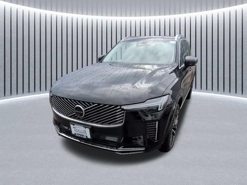 Used 2025 Volvo XC90 B5 Plus AWD/4WD image 22