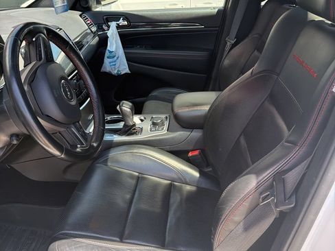 Used 2021 Jeep Grand Cherokee Trailhawk w/ Trailhawk Luxury Group AWD/4WD image 2