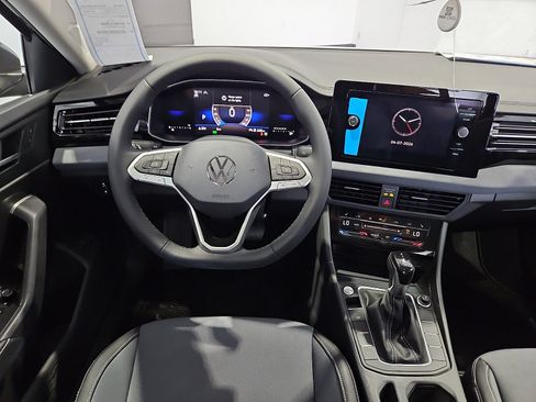 New 2026 Volkswagen Jetta SE image 9