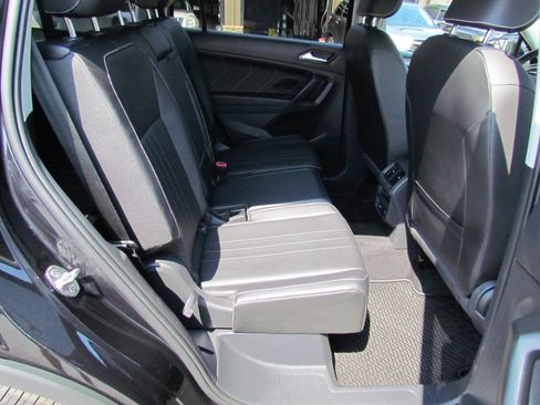 Used 2022 Volkswagen Tiguan SE FWD image 16