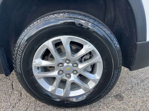 Used 2023 Chevrolet Traverse LS w/ Safety Package image 15