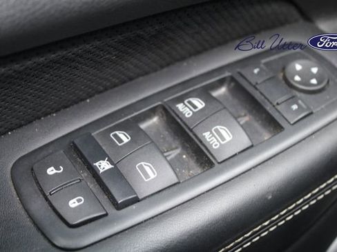 Used 2016 Jeep Grand Cherokee SRT image 23