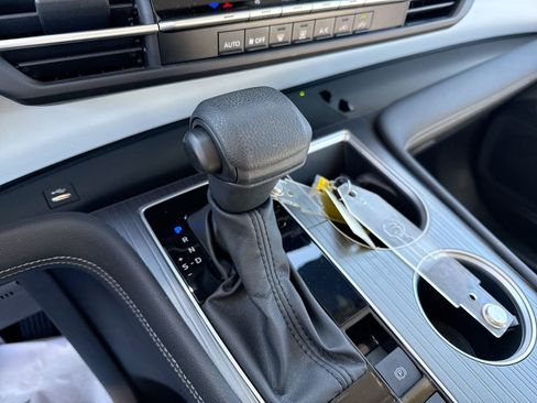 Certified 2025 Toyota Sienna LE image 23